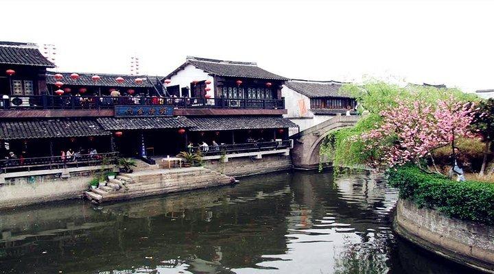 一个双子座男生只要和他对视久了，就会笑，以前经常在一起玩，现在几乎不怎么接触游戏画面